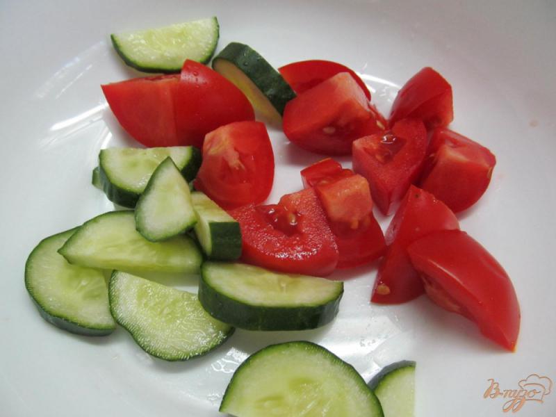 Фото приготовление рецепта: Салат с овощами и копченой курицей шаг №1