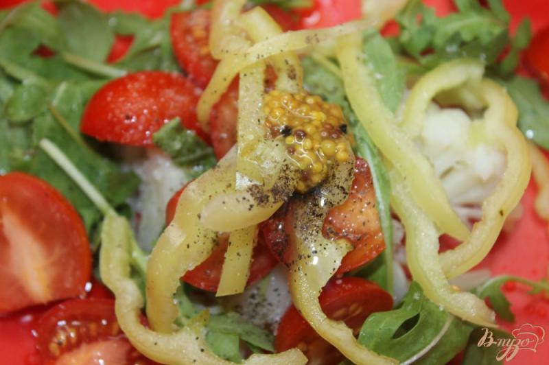 Фото приготовление рецепта: Салат из цветной капусты, рукколы и черри шаг №6