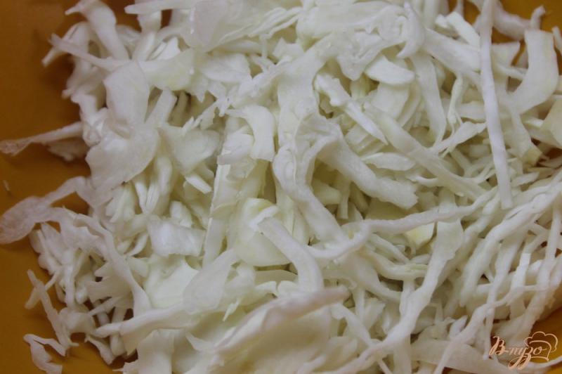 Фото приготовление рецепта: Капустный салат с маринованными грибами шаг №1