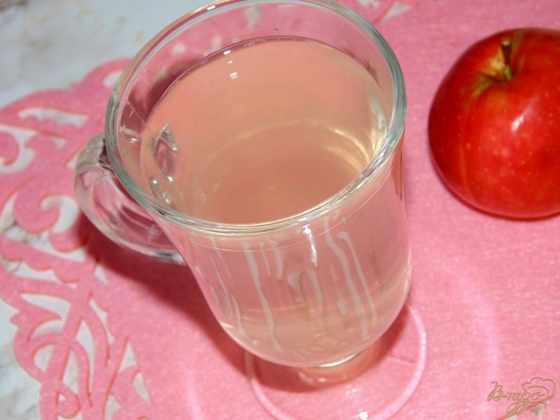 Фото приготовление рецепта: Яблочно-виноградный компот шаг №5