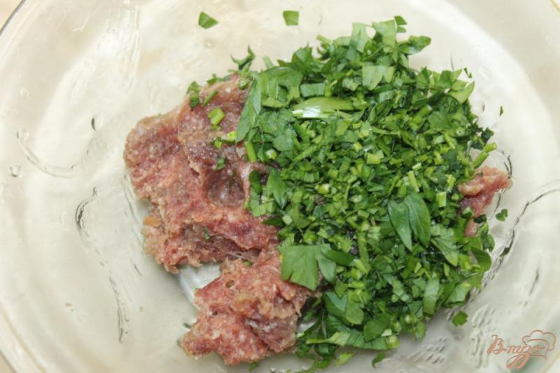 Фото приготовление рецепта: Кутабы с мясом и зеленью шаг №4