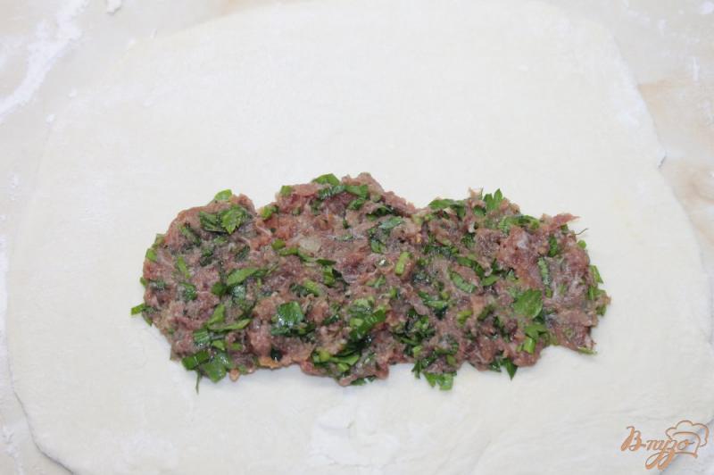 Фото приготовление рецепта: Кутабы с мясом и зеленью шаг №6