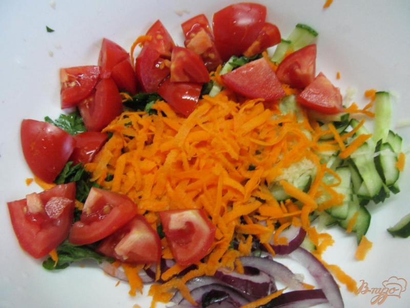 Фото приготовление рецепта: Овощной салат с цветной капустой шаг №2