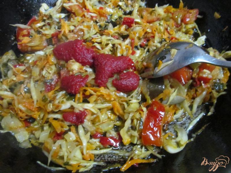 Фото приготовление рецепта: Солянка с маринованной капустой шаг №3