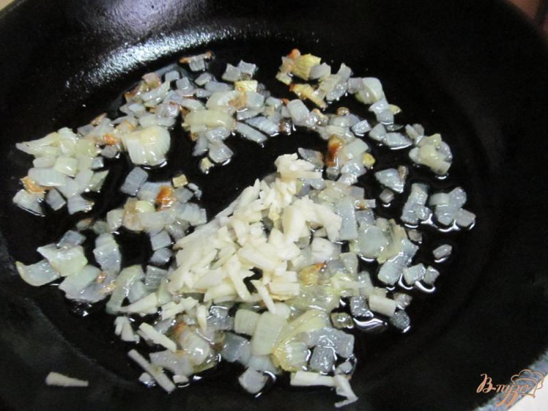 Фото приготовление рецепта: Фрикадельки из риса с булгуром шаг №6