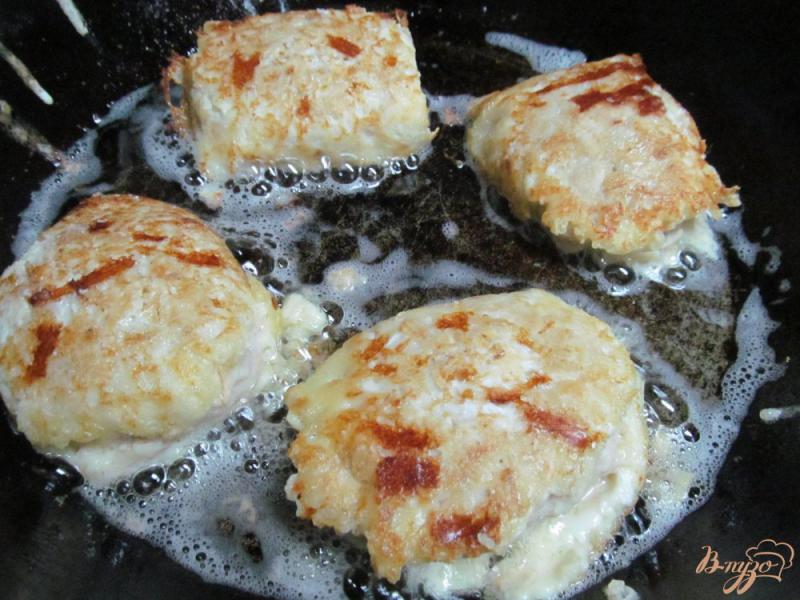 Фото приготовление рецепта: Котлеты в кляре из сыра с овсянкой шаг №6