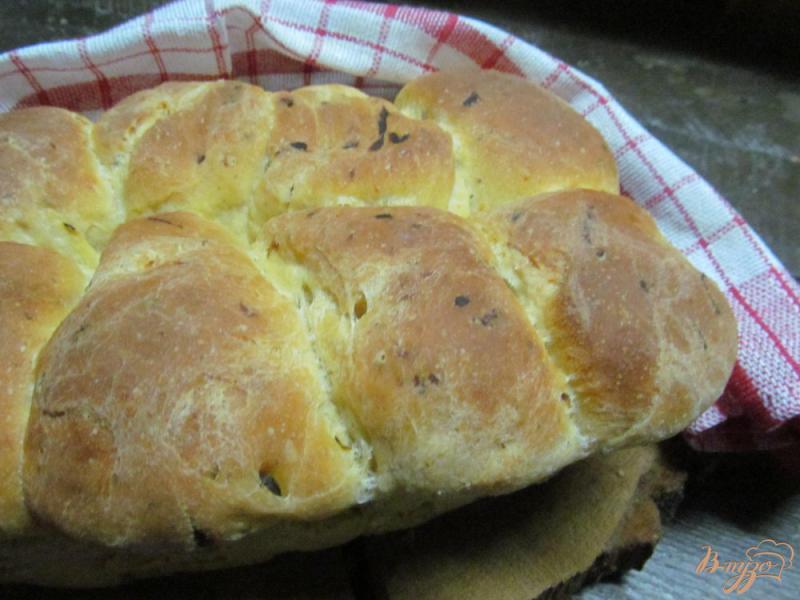 Фото приготовление рецепта: Хлеб с кабачком паприкой и итальянскими травами шаг №9