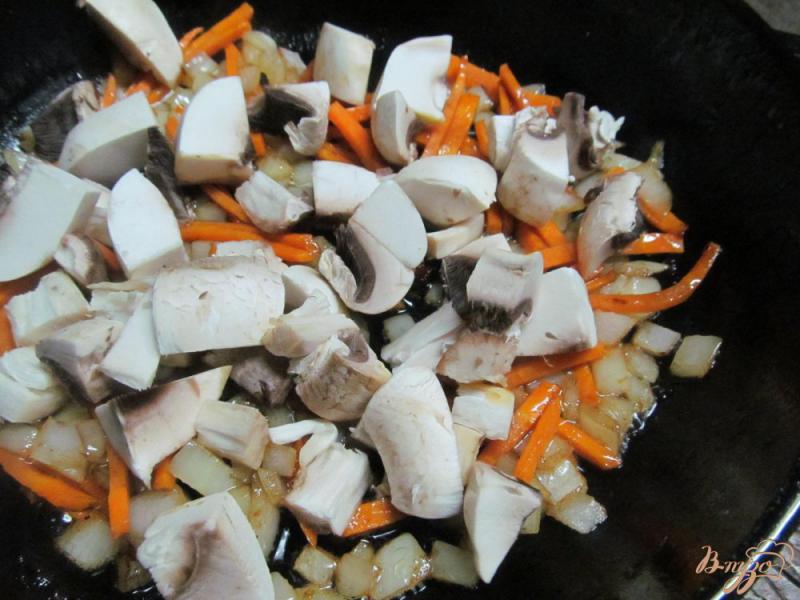 Фото приготовление рецепта: Курица в овощах шаг №2