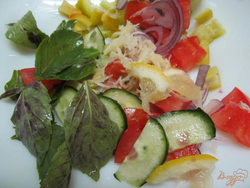 Фото приготовление рецепта: Салат с булгуром и овощами шаг №2