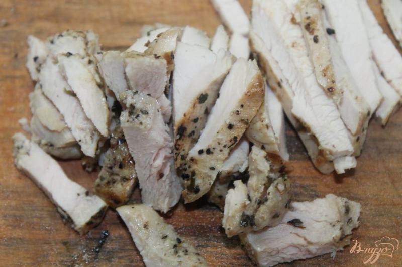 Фото приготовление рецепта: Шаурма с курицей и маринованными грибами шаг №2