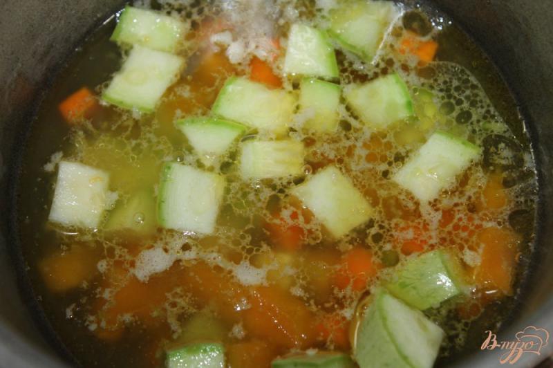 Фото приготовление рецепта: Суп пюре из тыквы и цуккини шаг №5