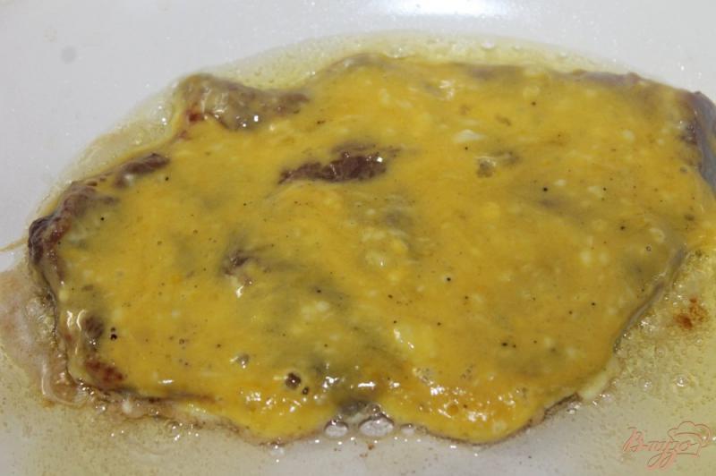 Фото приготовление рецепта: Утиная отбивная с вялеными томатами и соусом шаг №6