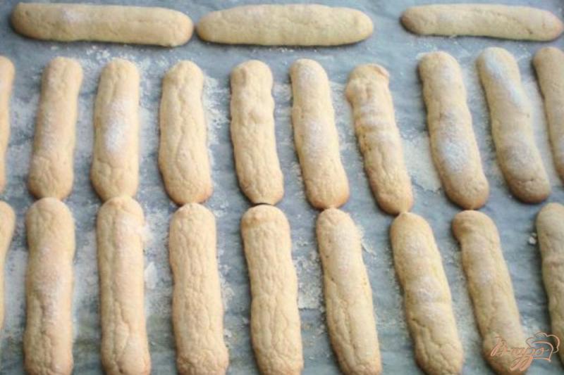 Фото приготовление рецепта: Печенье  Савоярди с имбирем и мускатным орехом шаг №9