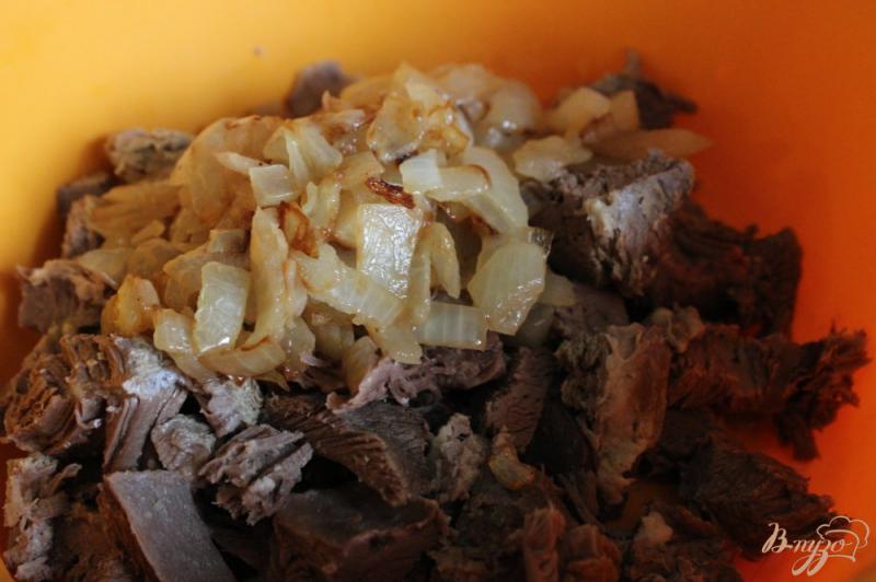 Фото приготовление рецепта: Картофельная запеканка с говядиной шаг №4