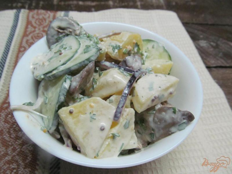 Фото приготовление рецепта: Салат из куриной печени и картофеля шаг №3