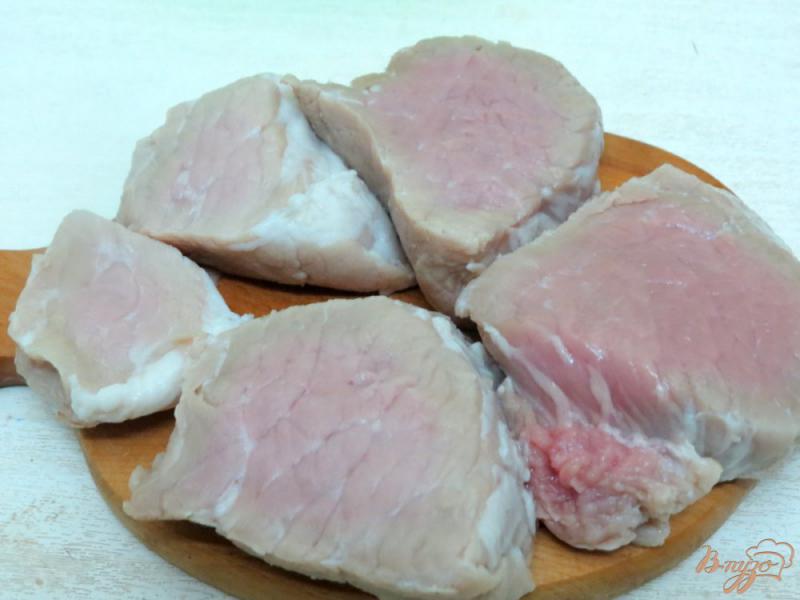 Фото приготовление рецепта: Свинина в подливе шаг №1