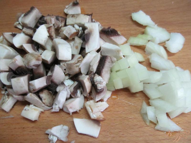 Фото приготовление рецепта: Закуска из баклажана с грибами шаг №2