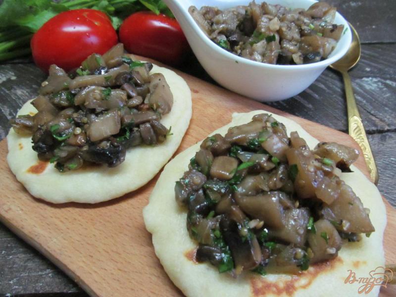 Фото приготовление рецепта: Закуска из баклажана с грибами шаг №6