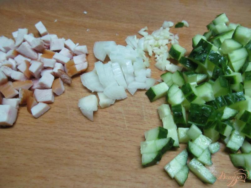 Фото приготовление рецепта: Овощной салат с брынзой и курицей шаг №1