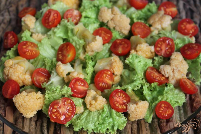 Фото приготовление рецепта: Салат с цветной капустой и помидорами черри шаг №3