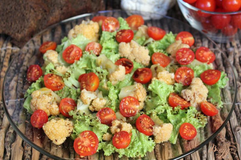 Фото приготовление рецепта: Салат с цветной капустой и помидорами черри шаг №5