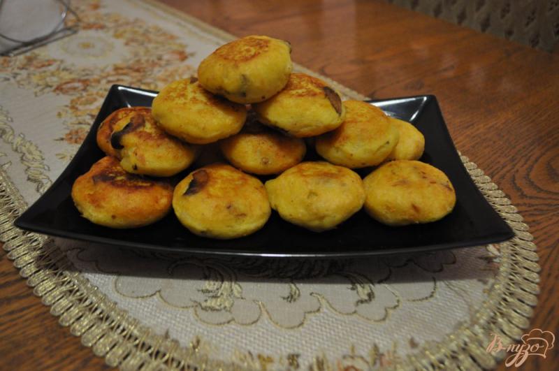 Фото приготовление рецепта: Картофельники с шампиньонами шаг №7