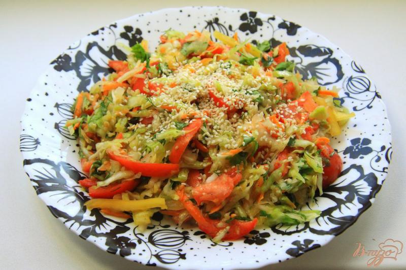 Фото приготовление рецепта: Витаминный салат из свежей капусты шаг №10