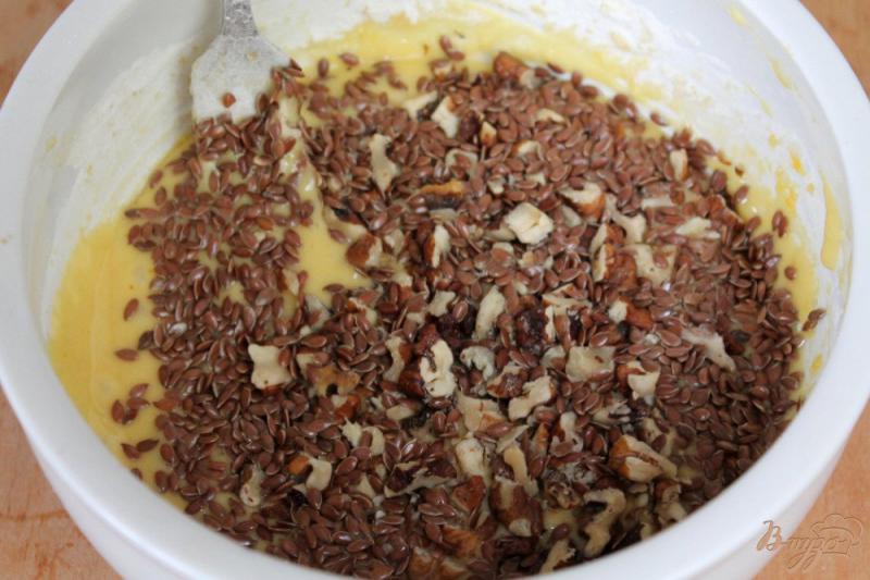 Фото приготовление рецепта: Оладьи с орехами и семенами льна шаг №4