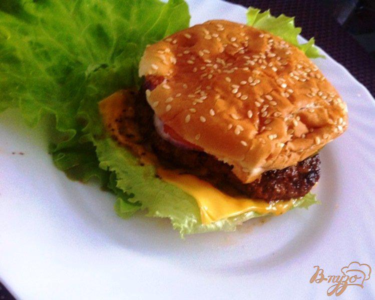 Фото приготовление рецепта: Домашний гамбургер шаг №10