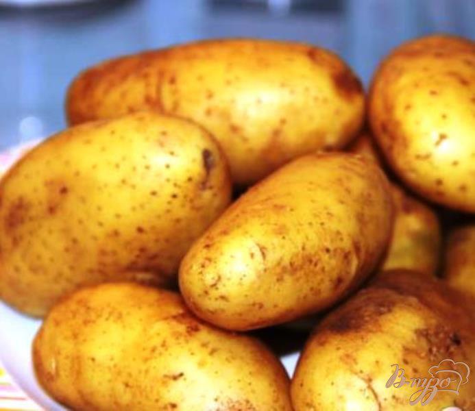 Фото приготовление рецепта: Картофельные дольки из духовки шаг №1