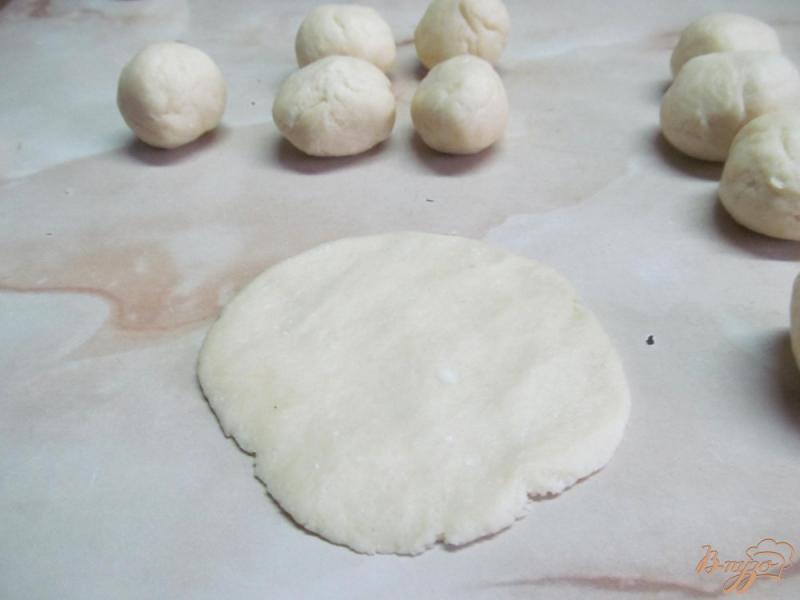 Фото приготовление рецепта: Печенье из творожного теста с кунжутом шаг №3