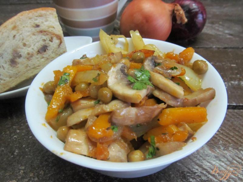 Фото приготовление рецепта: Овощное соте с грибами и тыквой шаг №6