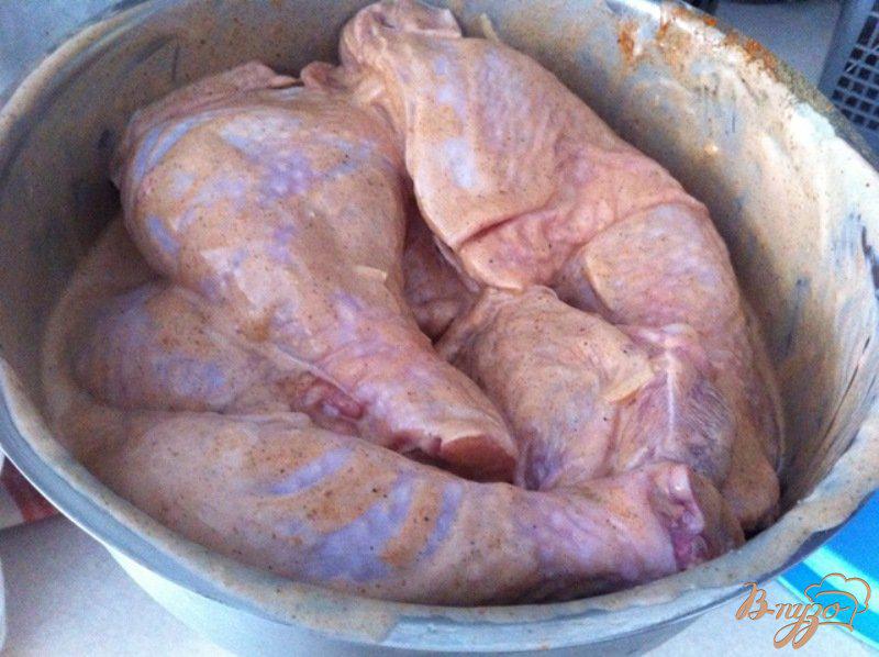 Фото приготовление рецепта: Куриные окорочка запеченные с овощами шаг №6