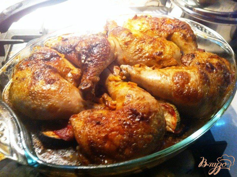 Фото приготовление рецепта: Куриные окорочка запеченные с овощами шаг №13
