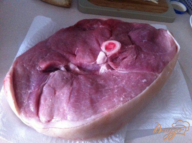 Фото приготовление рецепта: Запеченный свинной окорок шаг №1