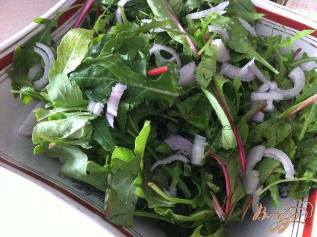 Фото приготовление рецепта: Овощной салат с рукколой и мангольдом шаг №2