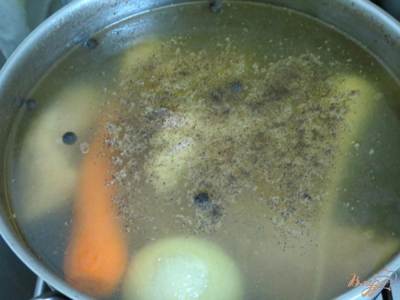 Фото приготовление рецепта: Суп картофельный, на курином бульоне шаг №5