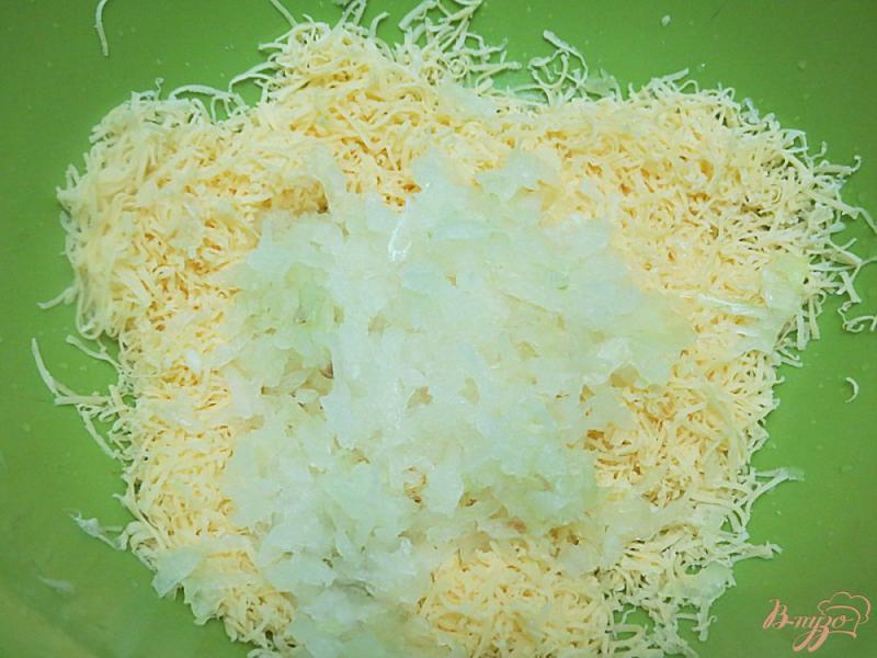 Фото приготовление рецепта: Котлеты с сыром и укропом шаг №3