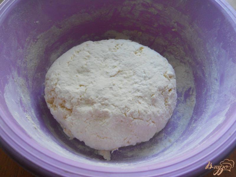 Фото приготовление рецепта: Пирожки творожные с капустой и яйцом шаг №3