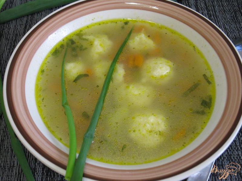 Фото приготовление рецепта: Суп с клецками из сыра шаг №11