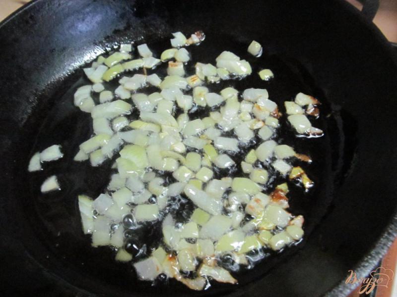 Фото приготовление рецепта: Фунчоза с фаршем и кунжутом шаг №2