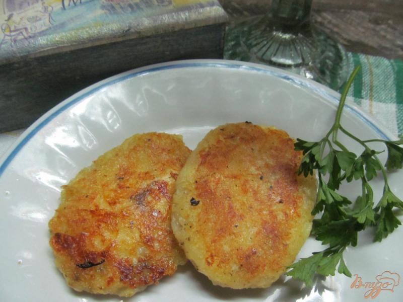 Фото приготовление рецепта: Картофельные пампушки с сыром и творогом шаг №6