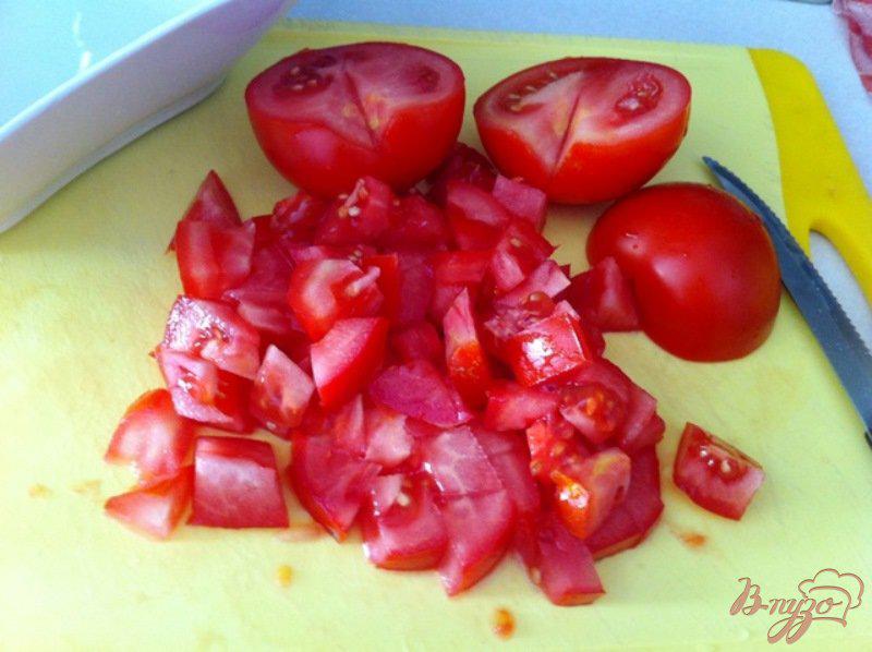 Фото приготовление рецепта: Слоеный салат из помидор и сыра шаг №1