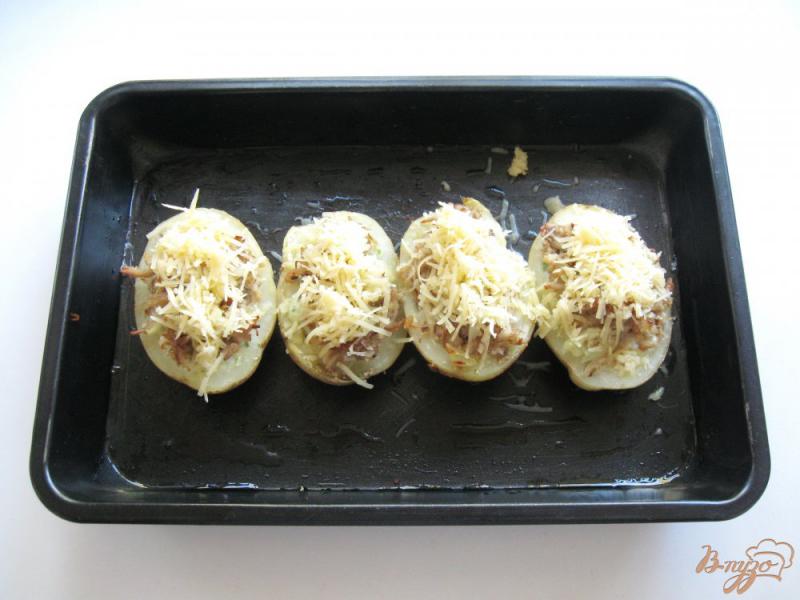 Фото приготовление рецепта: Картофель с отварным куриным мясом в духовке шаг №9