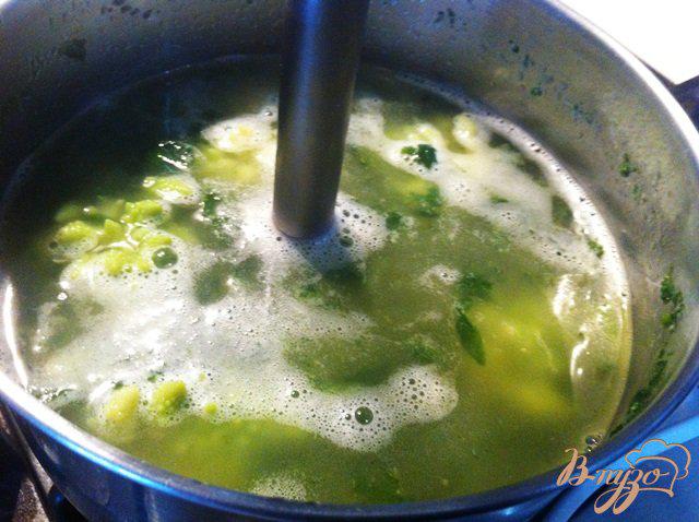 Фото приготовление рецепта: Суп-пюре овощной с рыбой шаг №6