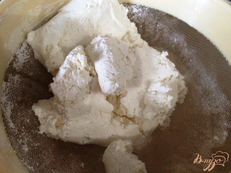 Фото приготовление рецепта: Печенье из творожного теста с сахаром шаг №1