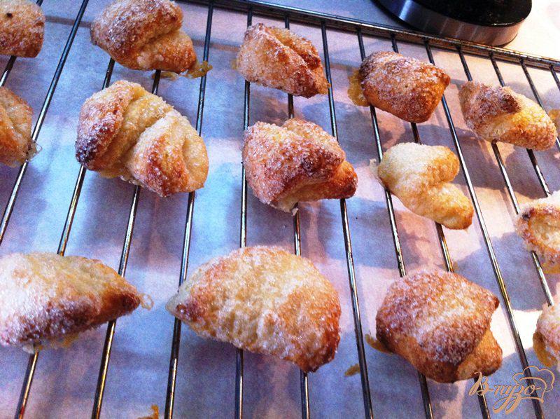 Фото приготовление рецепта: Печенье из творожного теста с сахаром шаг №7