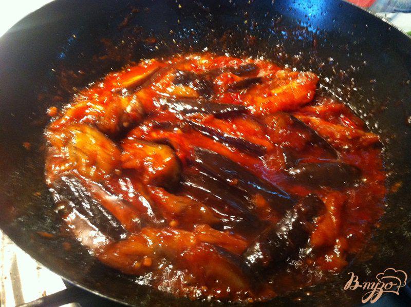 Фото приготовление рецепта: Баклажаны в остром томатном соусе шаг №10