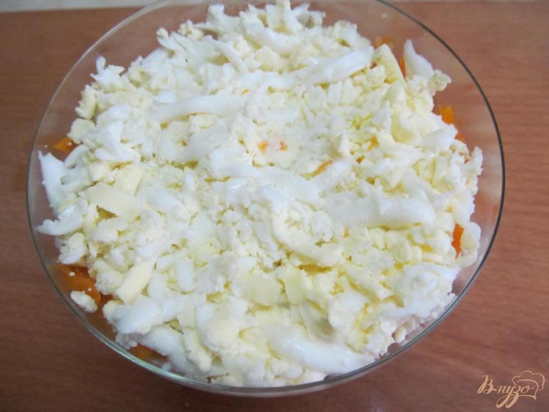 Фото приготовление рецепта: Салат из консервированной сайры шаг №4