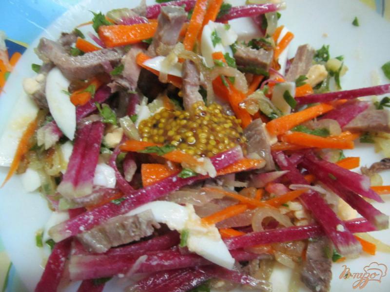 Фото приготовление рецепта: Салат с языком и редькой шаг №6